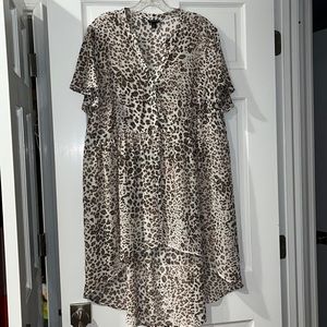 Torrid Size 2X Leopard Print High Low Tunic. Short sleeves.